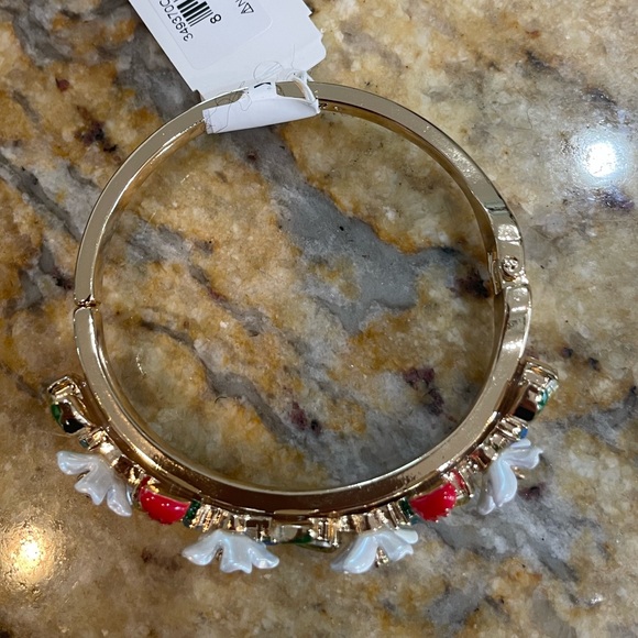 NWT BETSEY JOHNSON Gold-Tone Signed Strawberries & Flowers Hinge Bangle Bracelet - Picture 3 of 4